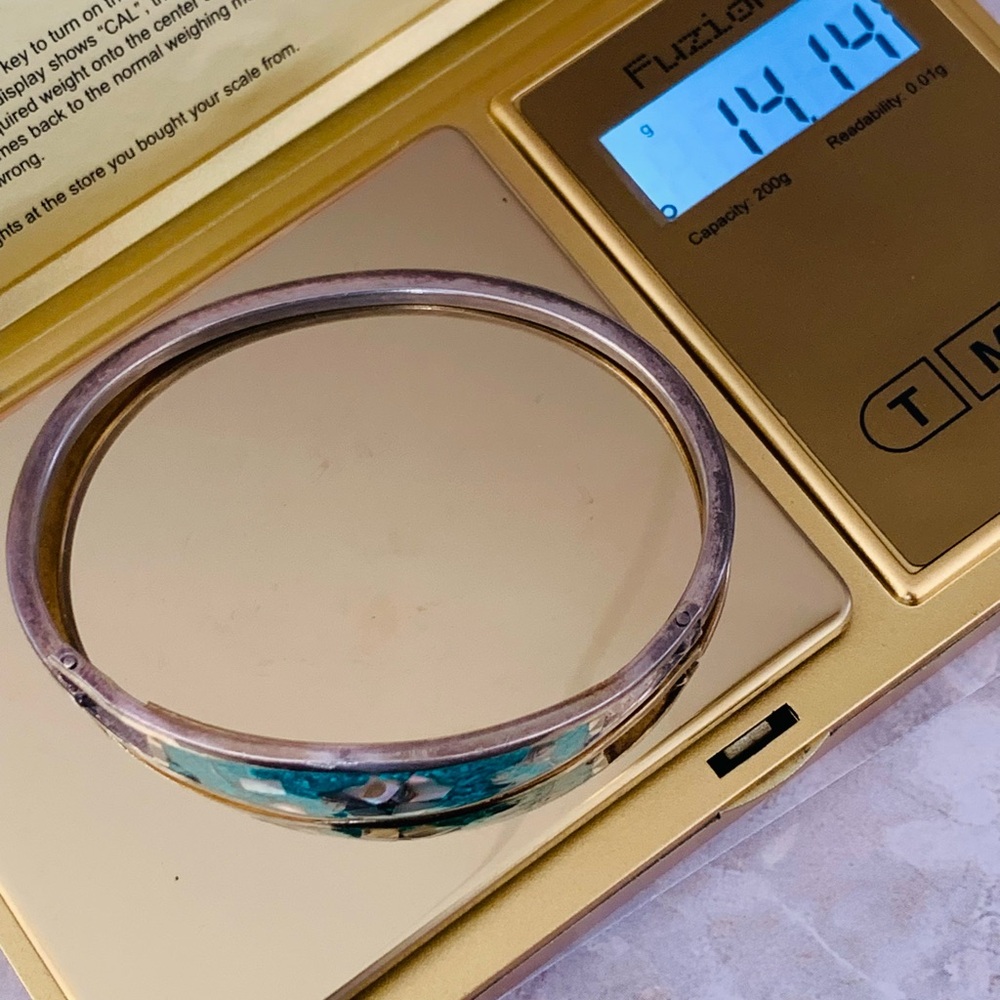 Taxco Sterling Silver Bracelet with Mother of Pearl and Crushed Malachite Inlay - Picture 7 of 9